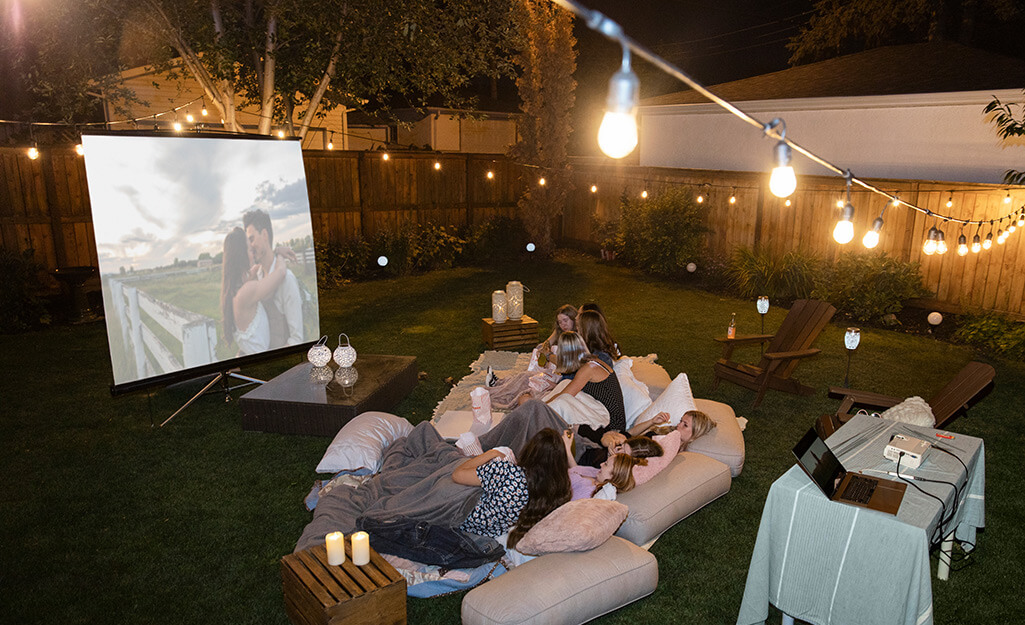 Hosting an Outdoor Movie Party